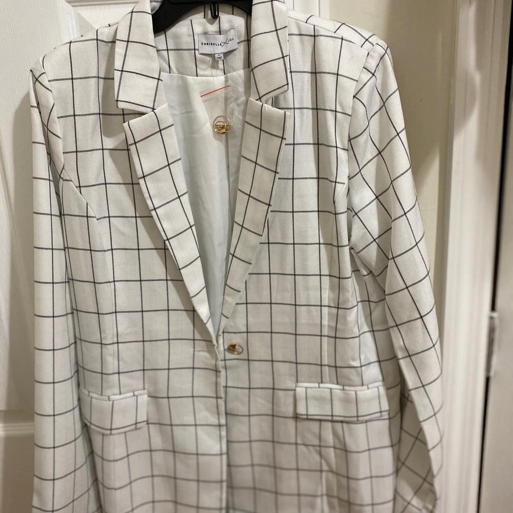 Blazer - Picture 2 of 5